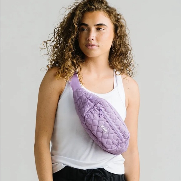 Zyia - Lilac Streeterville Crossbody Bag - Picture 4 of 8